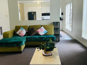 Cozy Retreat in Werribee! Werribee